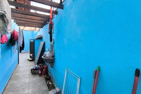 Casa à venda com 100m², 2 quartos e 2 vagas Casa à venda com 100m², 2 quartos e 2 vagasÁrea de Serviço