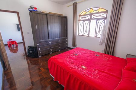 Casa à venda com 300m², 3 quartos e 3 vagasSuíte