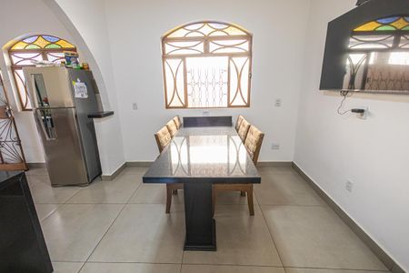 Casa à venda com 300m², 3 quartos e 3 vagasCopa