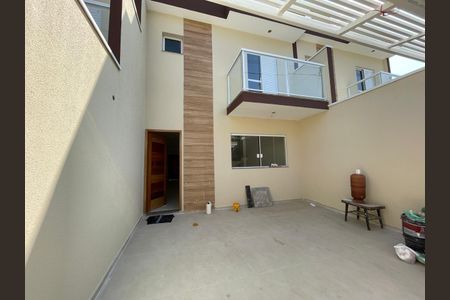 Casa à venda com 110m², 3 quartos e 2 vagasFoto 01