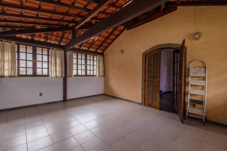 Casa de condomínio à venda com 180m², 3 quartos e 3 vagas Casa de condomínio à venda com 180m², 3 quartos e 3 vagasQuarto 1