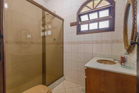 Casa de condomínio à venda com 180m², 3 quartos e 3 vagas Casa de condomínio à venda com 180m², 3 quartos e 3 vagasBanheiro 1