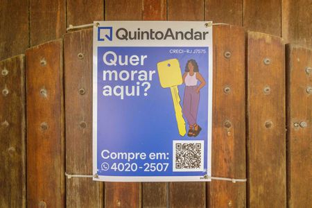 Casa de condomínio à venda com 180m², 3 quartos e 3 vagas Casa de condomínio à venda com 180m², 3 quartos e 3 vagasPlaquinha