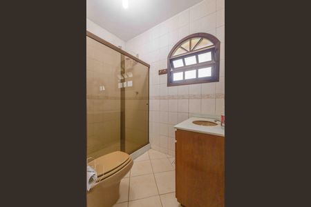 Casa de condomínio à venda com 180m², 3 quartos e 3 vagas Casa de condomínio à venda com 180m², 3 quartos e 3 vagasBanheiro 1