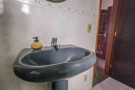 Casa de condomínio à venda com 180m², 3 quartos e 3 vagas Casa de condomínio à venda com 180m², 3 quartos e 3 vagasBanheiro 2