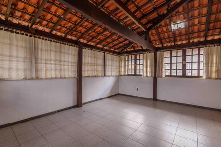 Casa de condomínio à venda com 180m², 3 quartos e 3 vagas Casa de condomínio à venda com 180m², 3 quartos e 3 vagasQuarto 1