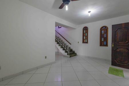 Sala de casa de condomínio à venda com 3 quartos, 180m² em Vargem Pequena, Rio de Janeiro