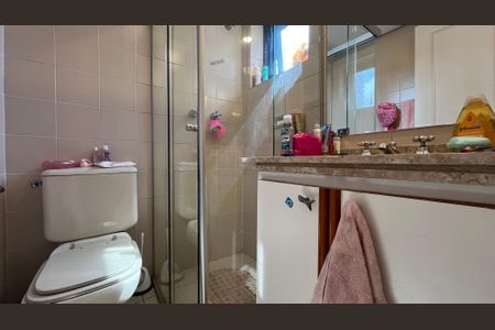 Apartamento à venda com 195m², 3 quartos e 4 vagasBanheiro da Suíte 2