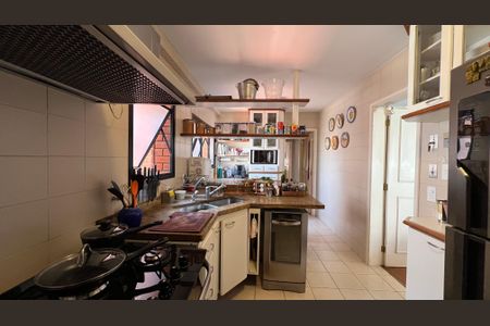 Apartamento à venda com 195m², 3 quartos e 4 vagasCozinha