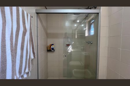 Apartamento à venda com 195m², 3 quartos e 4 vagasBanheiro da Suíte 1