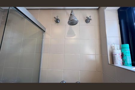 Apartamento à venda com 195m², 3 quartos e 4 vagasBanheiro da Suíte 2