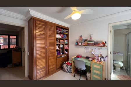 Apartamento à venda com 195m², 3 quartos e 4 vagasSuíte 2