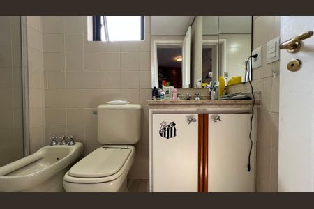 Apartamento à venda com 195m², 3 quartos e 4 vagasBanheiro da Suíte 1