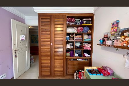 Apartamento à venda com 195m², 3 quartos e 4 vagasSuíte 2