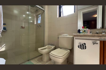 Apartamento à venda com 195m², 3 quartos e 4 vagasBanheiro da Suíte 1