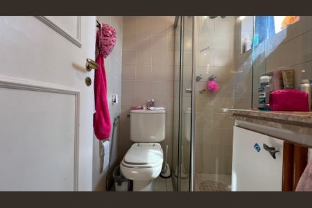 Apartamento à venda com 195m², 3 quartos e 4 vagasBanheiro da Suíte 2