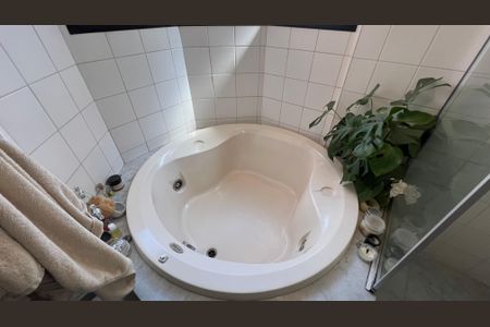 Apartamento à venda com 195m², 3 quartos e 4 vagasBanheiro da Suíte 3