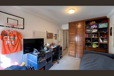 Apartamento à venda com 195m², 3 quartos e 4 vagasSuíte 1