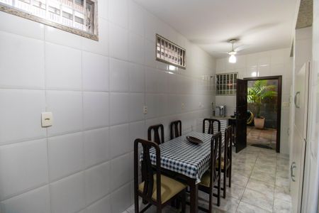 Casa à venda com 230m², 3 quartos e 3 vagas Casa à venda com 230m², 3 quartos e 3 vagasCozinha