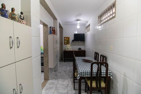 Casa à venda com 230m², 3 quartos e 3 vagas Casa à venda com 230m², 3 quartos e 3 vagasCozinha