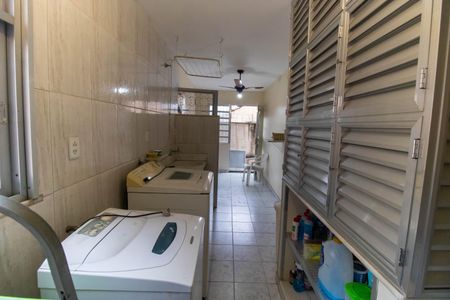 Casa à venda com 230m², 3 quartos e 3 vagas Casa à venda com 230m², 3 quartos e 3 vagasÁrea de Serviço