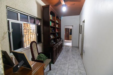 Casa à venda com 230m², 3 quartos e 3 vagas Casa à venda com 230m², 3 quartos e 3 vagasCorredor