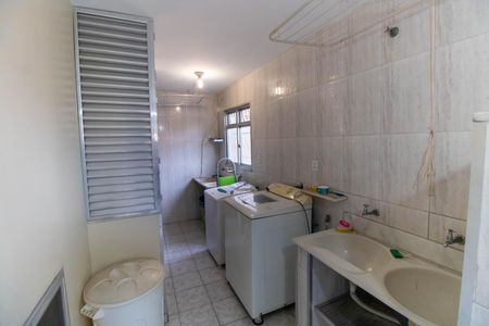 Casa à venda com 230m², 3 quartos e 3 vagas Casa à venda com 230m², 3 quartos e 3 vagasÁrea de Serviço