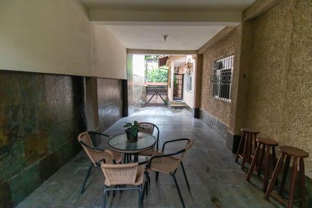 Casa à venda com 230m², 3 quartos e 3 vagas Casa à venda com 230m², 3 quartos e 3 vagasGaragem