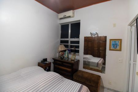 Casa à venda com 230m², 3 quartos e 3 vagas Casa à venda com 230m², 3 quartos e 3 vagasQuarto 2