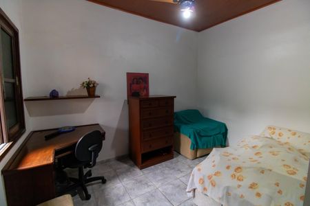 Casa à venda com 230m², 3 quartos e 3 vagas Casa à venda com 230m², 3 quartos e 3 vagasQuarto 1