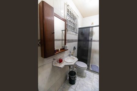 Casa à venda com 230m², 3 quartos e 3 vagas Casa à venda com 230m², 3 quartos e 3 vagasBanheiro 2