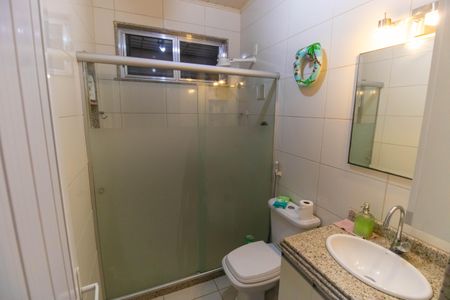 Casa à venda com 230m², 3 quartos e 3 vagas Casa à venda com 230m², 3 quartos e 3 vagasBanheiro 1