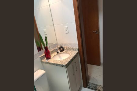 Casa à venda com 84m², 2 quartos e 1 vaga