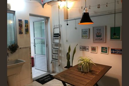 Casa à venda com 84m², 2 quartos e 1 vaga