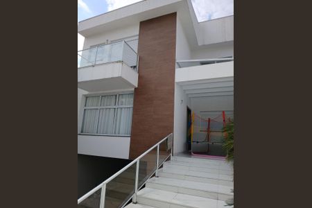 Casa à venda com 398m², 3 quartos e 5 vagasENTRADA