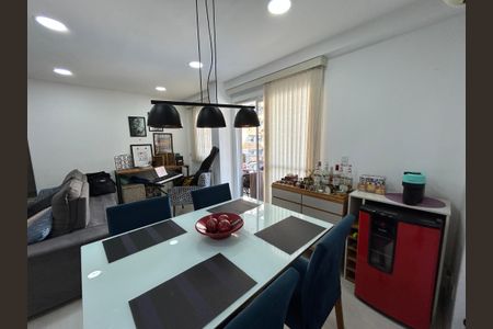 Apartamento à venda com 80m², 2 quartos e 2 vagasSala