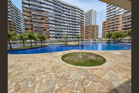 Apartamento à venda com 80m², 2 quartos e 2 vagasÁrea comum - Piscina
