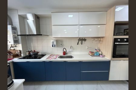 Apartamento à venda com 80m², 2 quartos e 2 vagasCozinha