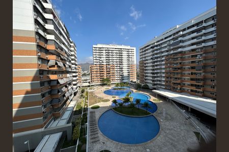 Apartamento à venda com 80m², 2 quartos e 2 vagasVista da Suíte 2