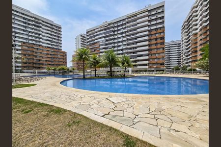Apartamento à venda com 80m², 2 quartos e 2 vagasÁrea comum - Piscina