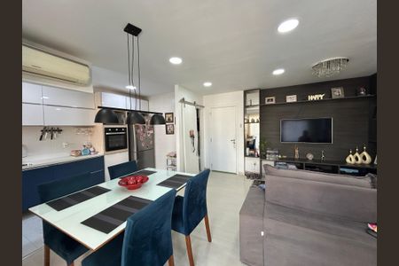 Apartamento à venda com 80m², 2 quartos e 2 vagasSala