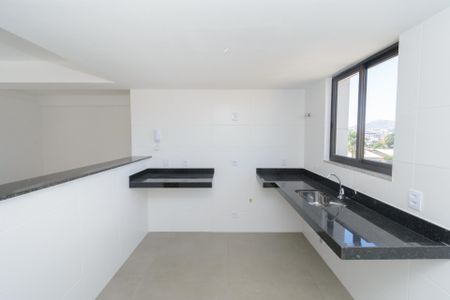 Apartamento à venda com 160m², 3 quartos e 2 vagas Apartamento à venda com 160m², 3 quartos e 2 vagasCozinha e Área de Serviço