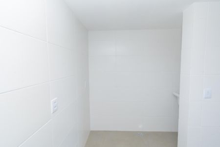 Apartamento à venda com 160m², 3 quartos e 2 vagas Apartamento à venda com 160m², 3 quartos e 2 vagasCozinha e Área de Serviço