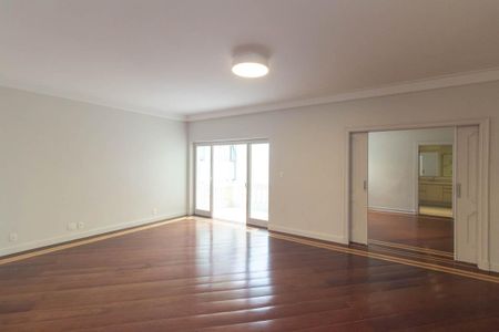 Apartamento para alugar com 230m², 3 quartos e 2 vagasSala
