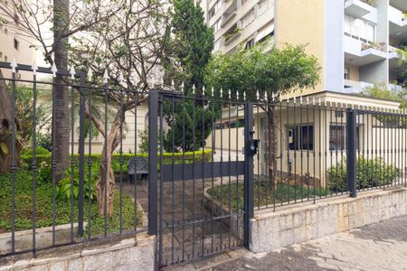 Apartamento para alugar com 230m², 3 quartos e 2 vagasFachada