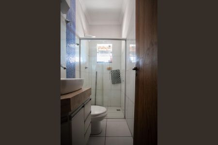 Casa à venda com 140m², 3 quartos e 2 vagas Casa à venda com 140m², 3 quartos e 2 vagasBanheiro Social