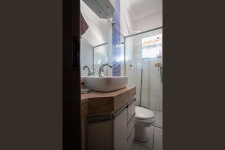 Casa à venda com 140m², 3 quartos e 2 vagas Casa à venda com 140m², 3 quartos e 2 vagasBanheiro Social