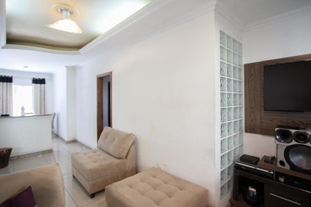 Casa à venda com 140m², 3 quartos e 2 vagas Casa à venda com 140m², 3 quartos e 2 vagasSala