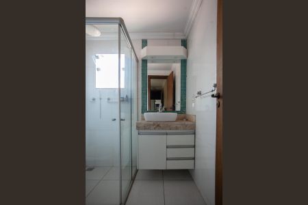 Casa à venda com 140m², 3 quartos e 2 vagas Casa à venda com 140m², 3 quartos e 2 vagasBanheiro da Suíte