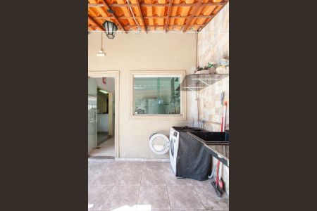 Casa à venda com 140m², 3 quartos e 2 vagas Casa à venda com 140m², 3 quartos e 2 vagasÁrea de Serviço